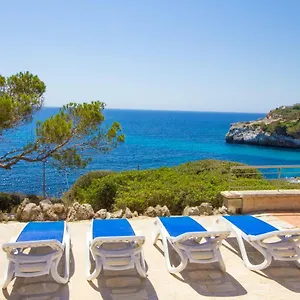 beautiful-private-villa-on-the-sea.allmallorcahotels.com/